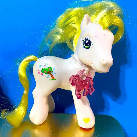 MY LITTLE PONY G3 VTG 2004 BUTTERFLY ISLAND SCOOTIN ALONG WITH BREEZIE - Picture 10 of 16